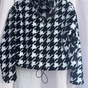 Stylish Black and White Houndstooth Women's Pullover